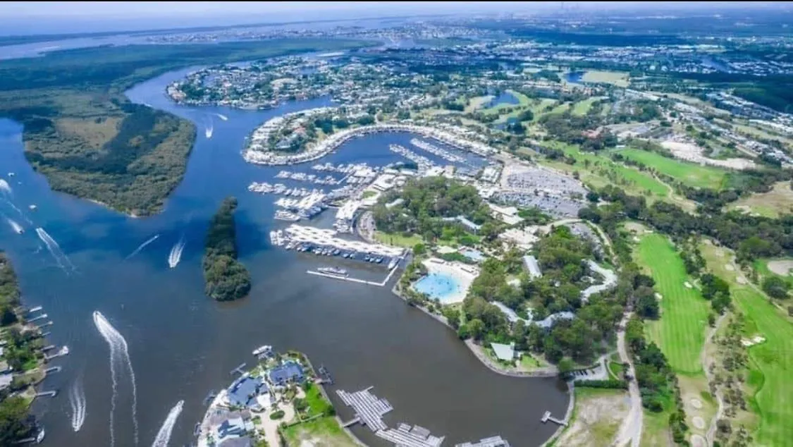 Hotel Large Studio In The Heart Of Hope Island & Sanctuary Cove Gold Coast