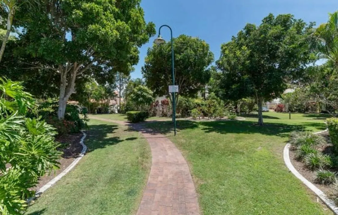Hotel Large Studio In The Heart Of Hope Island & Sanctuary Cove Gold Coast